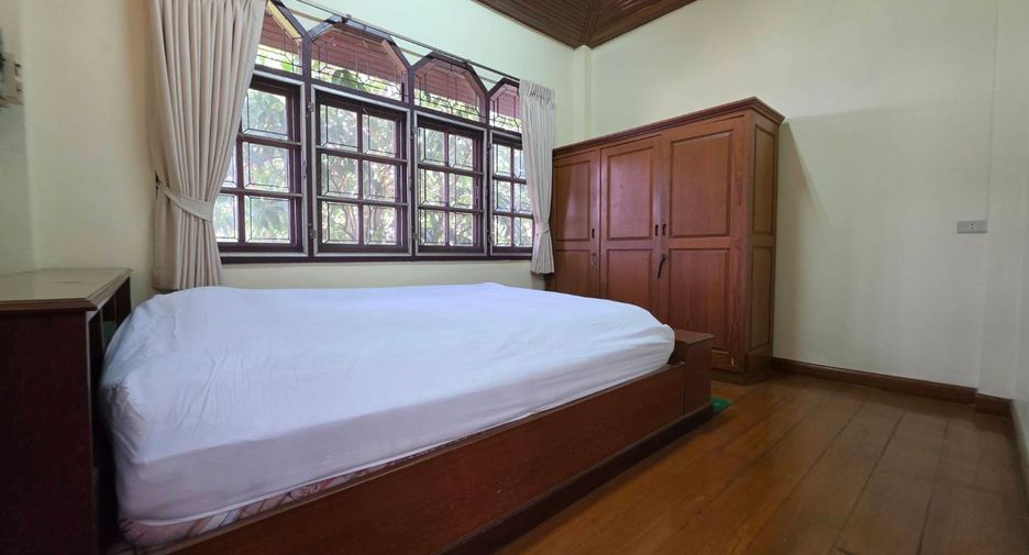 À louer 4 chambres maison à Mueang Chiang Mai, Chiang Mai