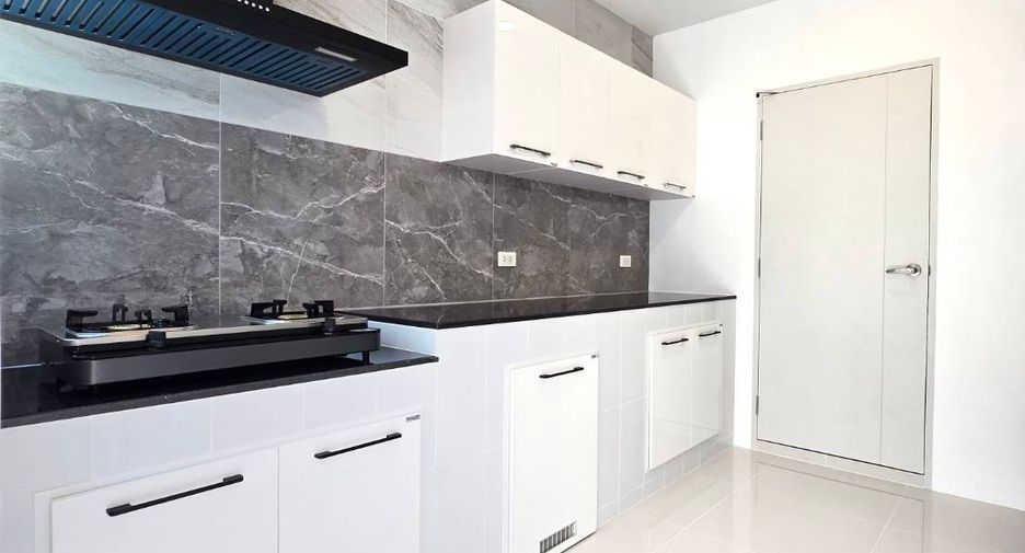 Haus zur Miete mit 4 Zimmer in Bang Phli, Samut Prakan