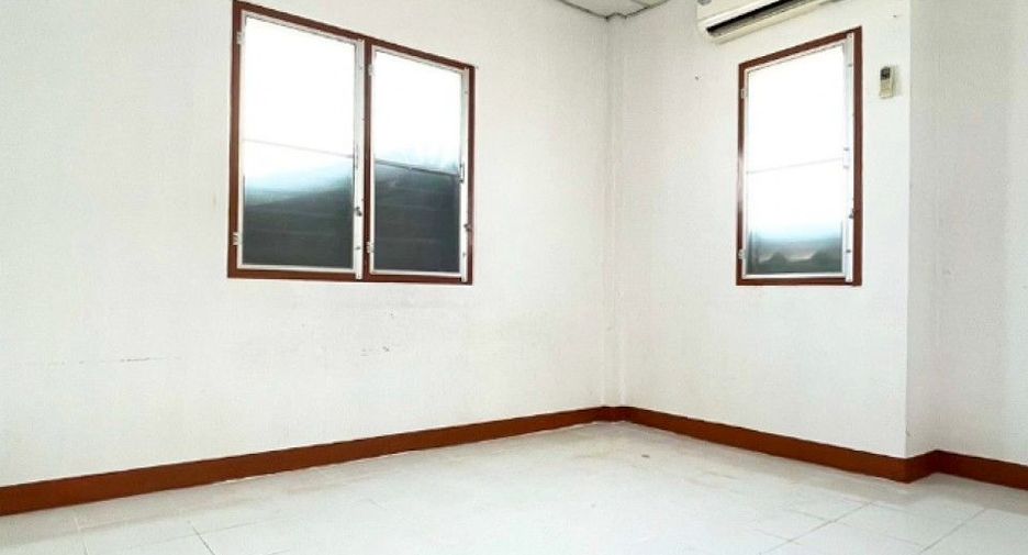 For sale 2 bedrooms house in Khlong Luang, Pathum Thani