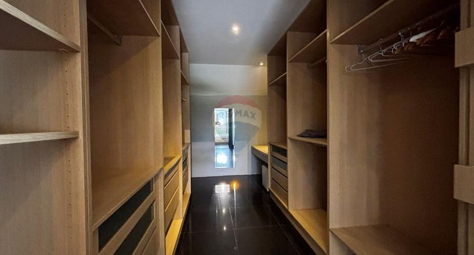 For rent 4 bedrooms villa in Ko Samui, Surat Thani
