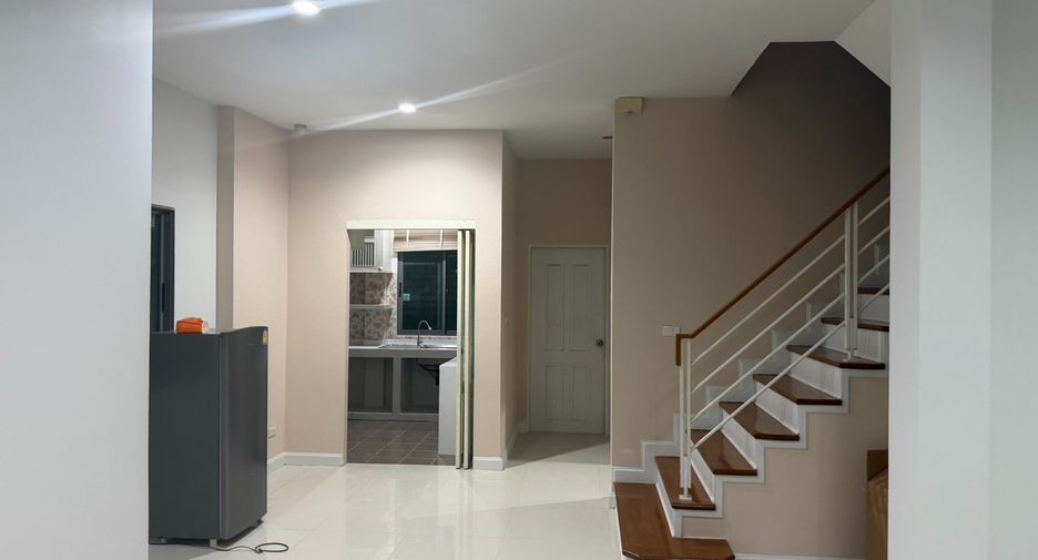 Haus zur Miete mit 6 Zimmer in Min Buri, Bangkok