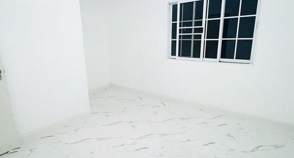 For sale 2 bedrooms townhouse in Don Mueang, Bangkok