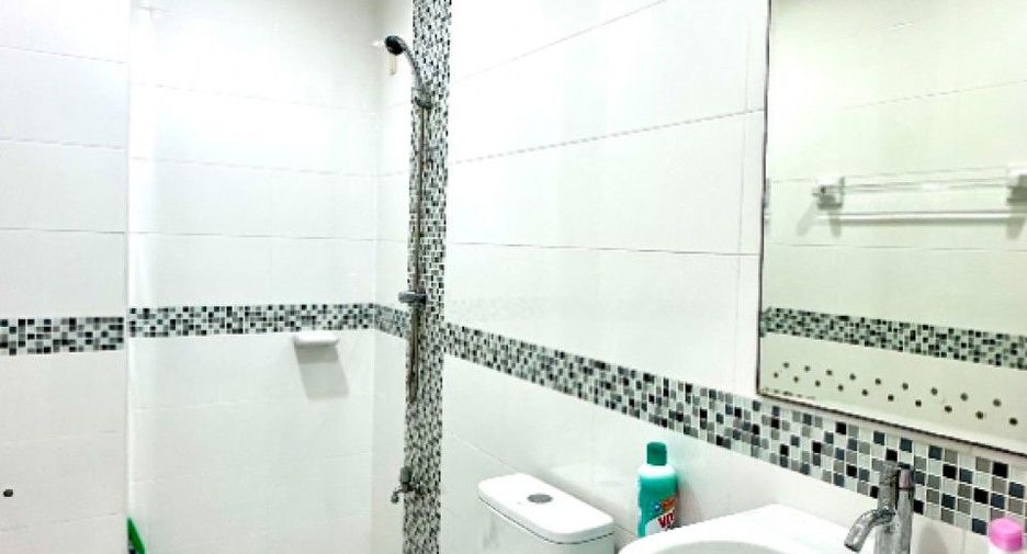 For sale 4 bedrooms townhouse in Bang Phli, Samut Prakan