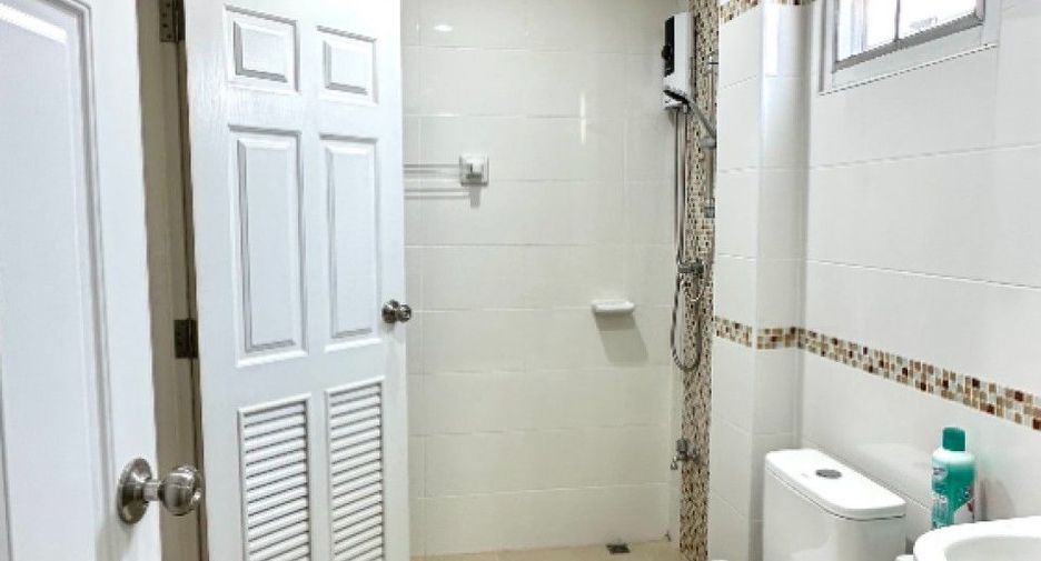 For sale 4 bedrooms townhouse in Bang Phli, Samut Prakan