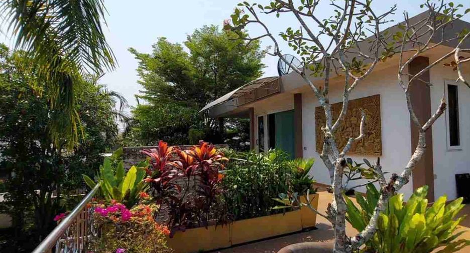 For sale 4 ベッドルーム villa in Sattahip, Chonburi
