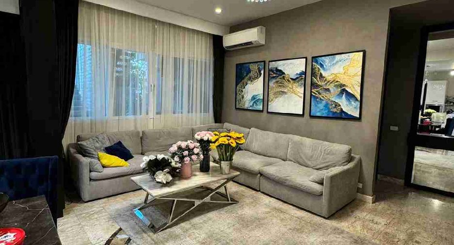 For sale 4 ベッドルーム villa in Sattahip, Chonburi