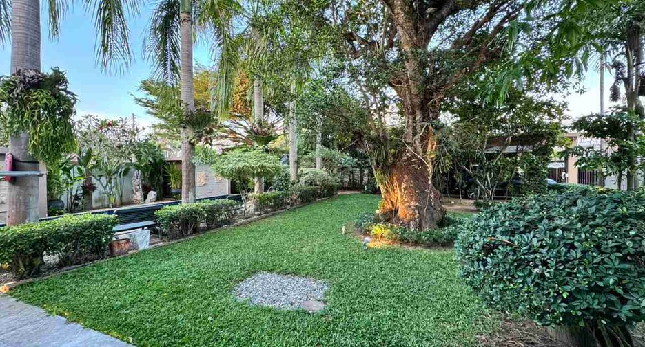For sale 4 ベッドルーム villa in Sattahip, Chonburi