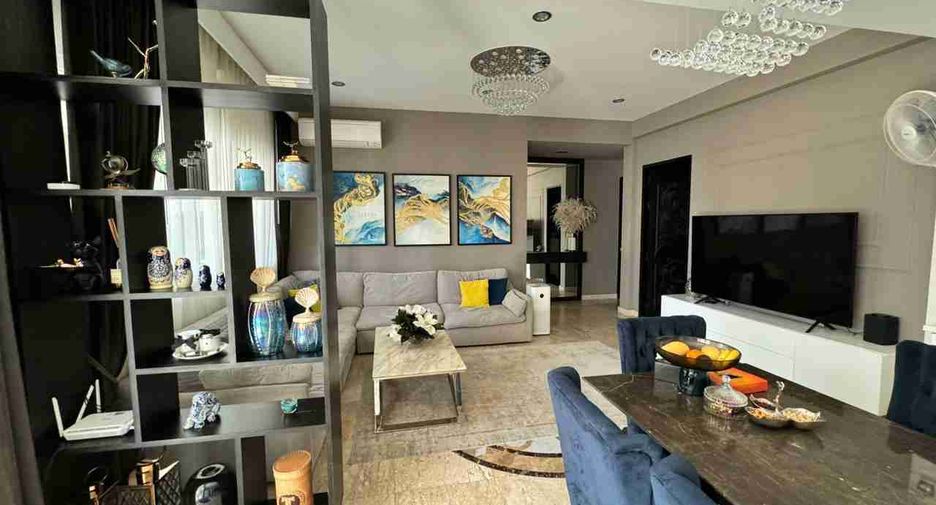 For sale 4 ベッドルーム villa in Sattahip, Chonburi
