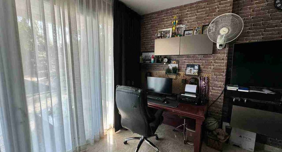 For sale 4 ベッドルーム villa in Sattahip, Chonburi