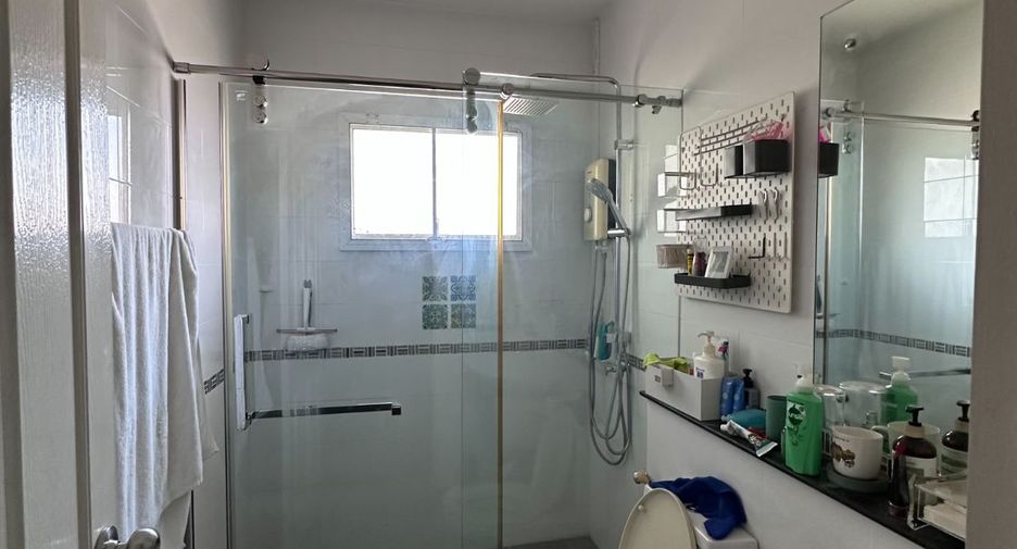 出售 3 卧室 独立屋 在 Mueang Pathum Thani, Pathum Thani