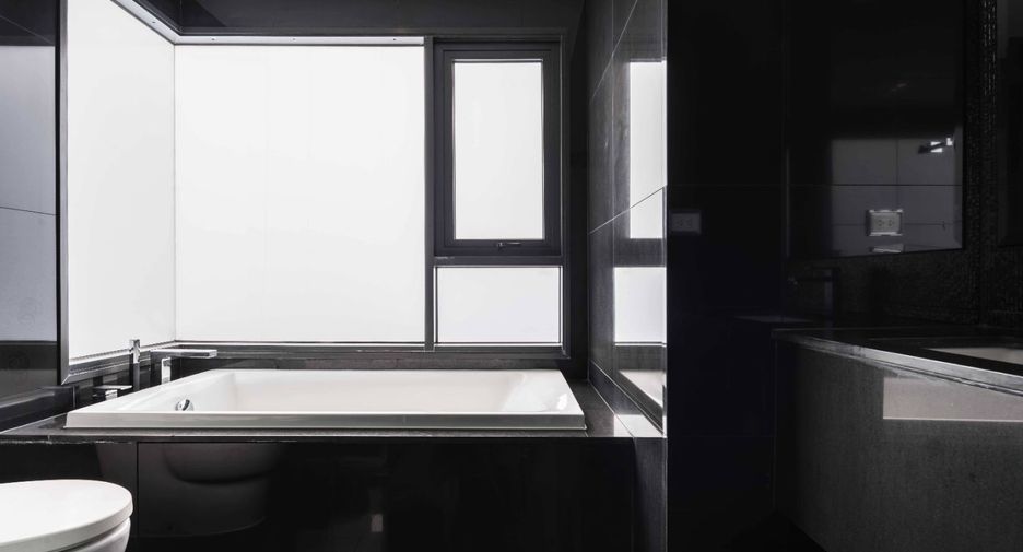 Condo en alquiler de 2 habitaciones en Khlong Toei, Bangkok