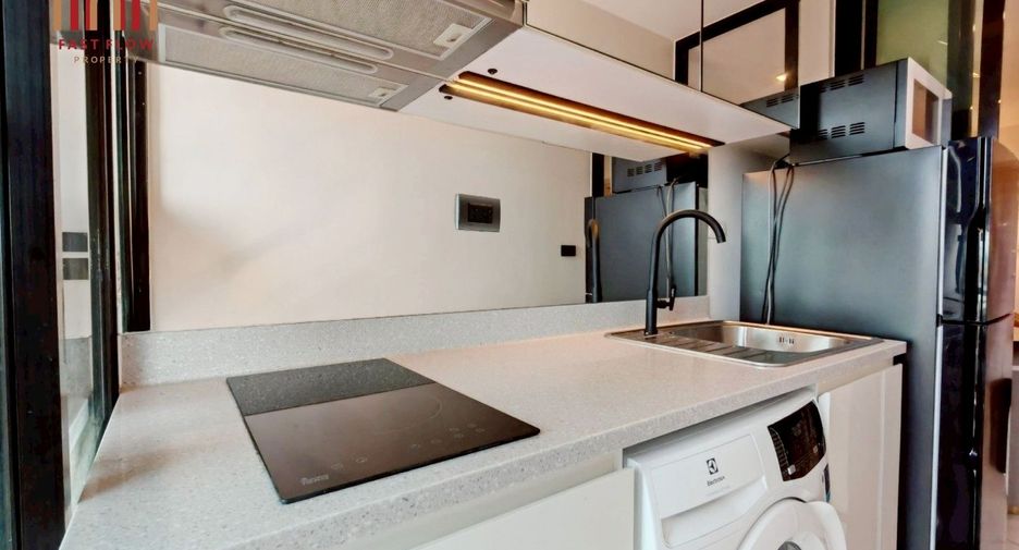 For sale 1 bed condo in Mueang Samut Prakan, Samut Prakan