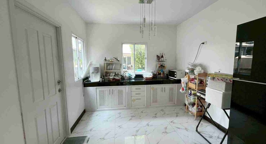 For rent and for sale 3 bedrooms house in Khan Na Yao, Bangkok