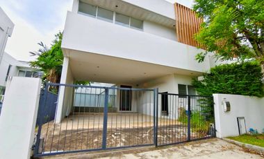 Haus zum Kauf mit 4 Zimmer in Saphan Sung, Bangkok