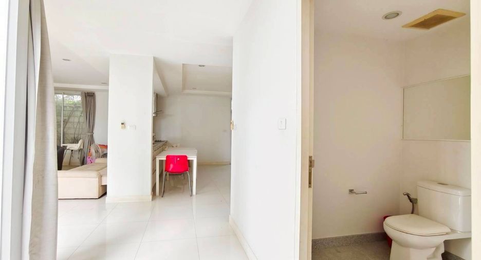 For sale 4 bedrooms house in Saphan Sung, Bangkok