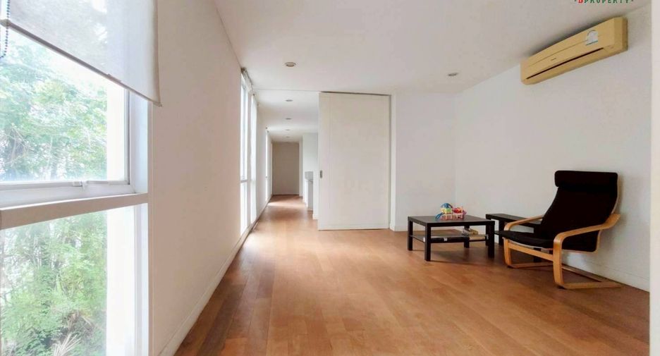For sale 4 bedrooms house in Saphan Sung, Bangkok