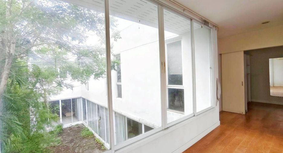 For sale 4 bedrooms house in Saphan Sung, Bangkok