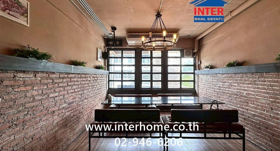 For sale 2 bedrooms retail Space in Suan Luang, Bangkok