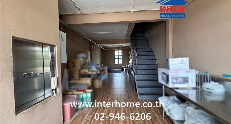 For sale 2 bedrooms retail Space in Suan Luang, Bangkok