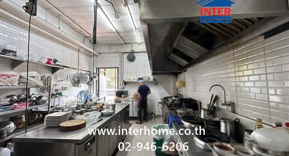 For sale 2 bedrooms retail Space in Suan Luang, Bangkok