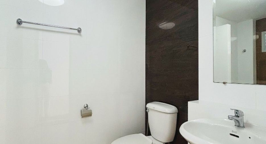 For sale 3 ベッドルーム townhouse in Mueang Samut Sakhon, Samut Sakhon