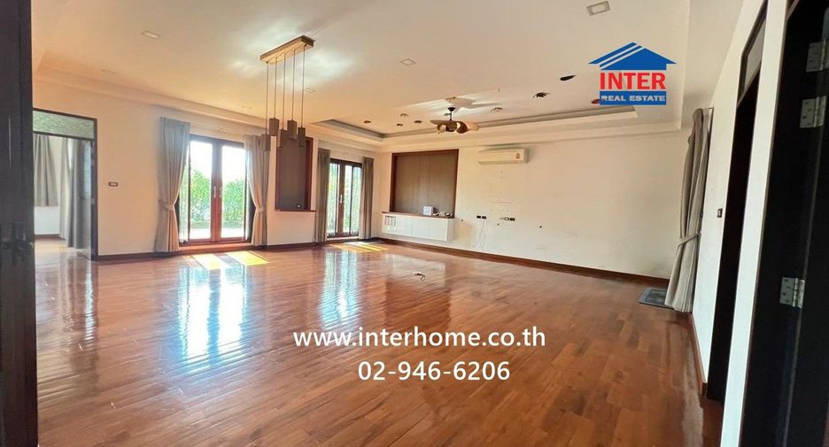 For sale 5 bedrooms house in Lak Si, Bangkok