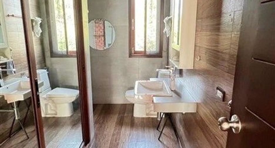 For sale 5 bedrooms house in Lak Si, Bangkok