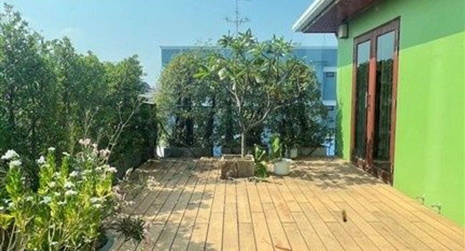 For sale 5 bedrooms house in Lak Si, Bangkok