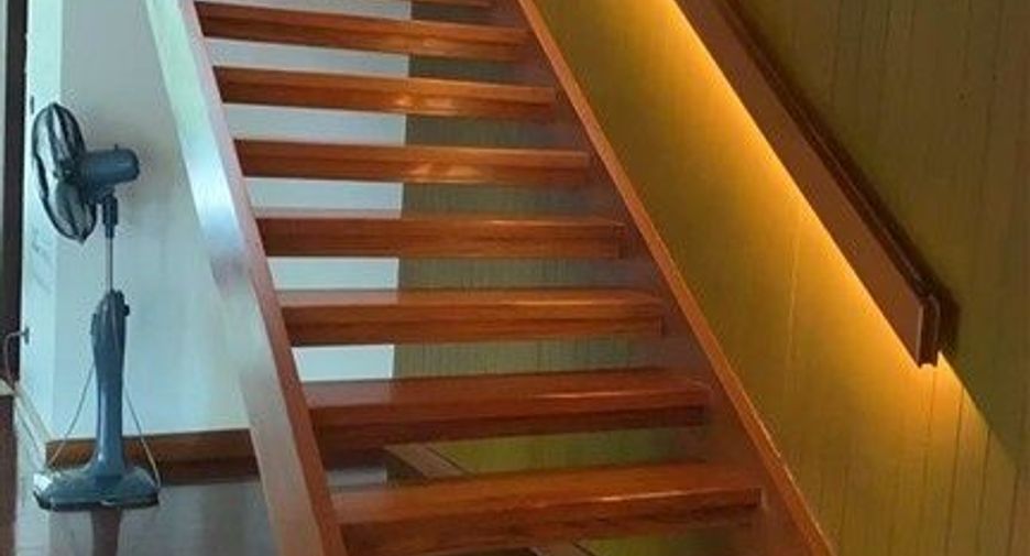 For sale 5 bedrooms house in Lak Si, Bangkok