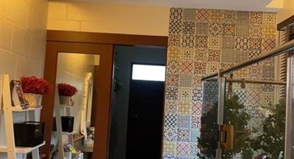 For sale 5 bedrooms house in Lak Si, Bangkok