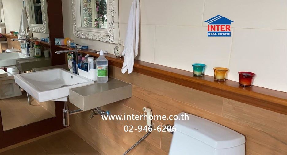 For sale 5 bedrooms house in Lak Si, Bangkok