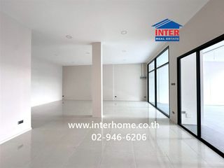 For sale 4 bedrooms townhouse in Bang Khen, Bangkok