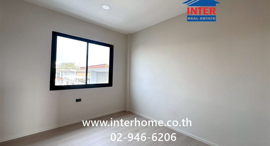 For sale 4 bedrooms townhouse in Bang Khen, Bangkok