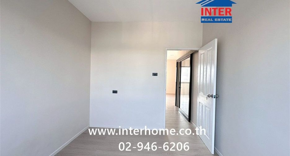 For sale 4 bedrooms townhouse in Bang Khen, Bangkok