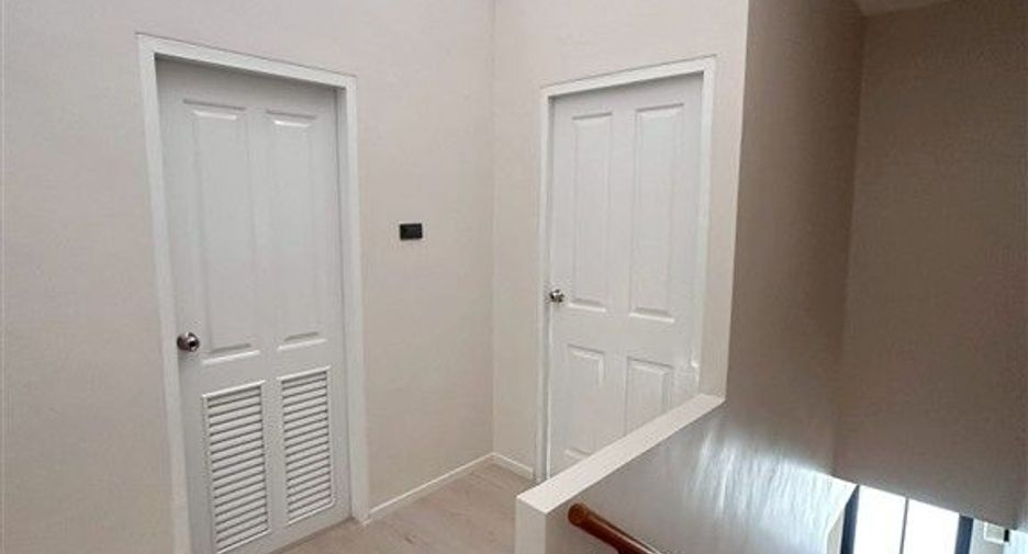 For sale 4 bedrooms townhouse in Bang Khen, Bangkok
