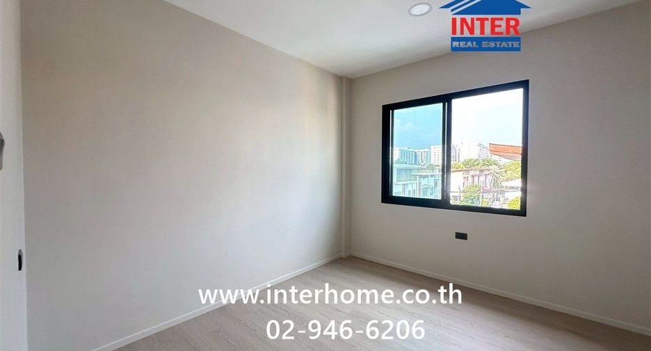 For sale 4 bedrooms townhouse in Bang Khen, Bangkok