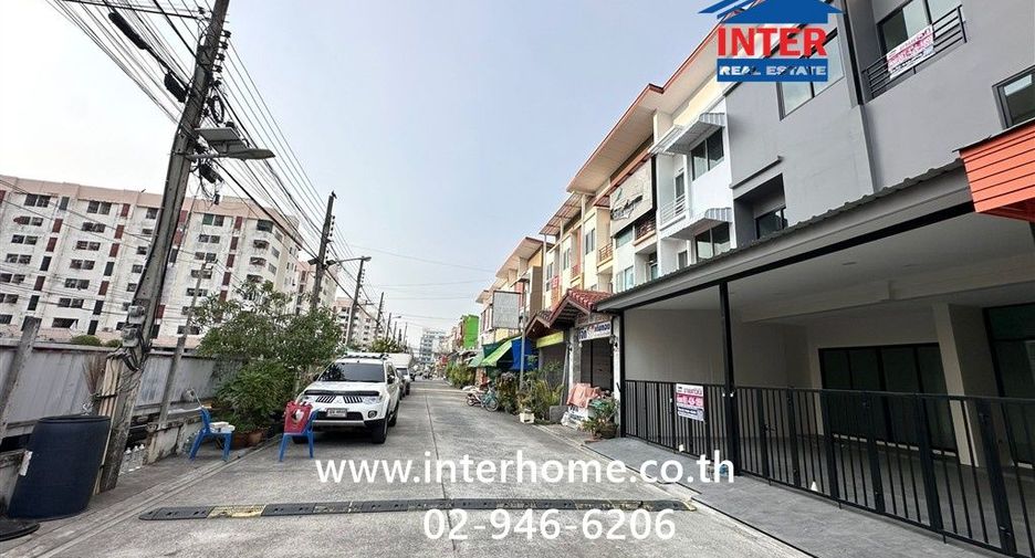 For sale 4 bedrooms townhouse in Bang Khen, Bangkok