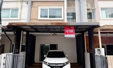 For sale 3 bedrooms townhouse in Suan Luang, Bangkok