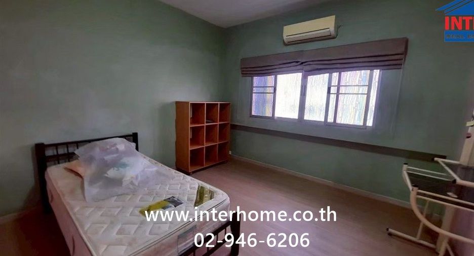 For sale 3 bedrooms retail Space in Lak Si, Bangkok