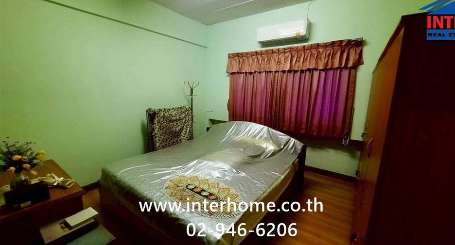 For sale 3 bedrooms retail Space in Lak Si, Bangkok