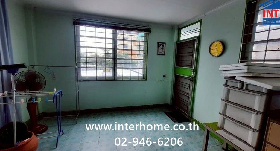 For sale 3 bedrooms retail Space in Lak Si, Bangkok