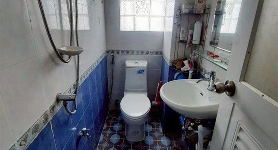 For sale 3 bedrooms retail Space in Lak Si, Bangkok