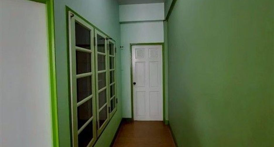 For sale 3 bedrooms retail Space in Lak Si, Bangkok