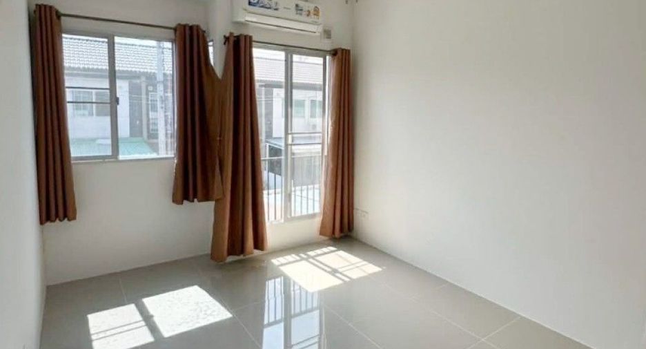 Reihenhaus zum Kauf mit 3 Zimmer in Bang Phli, Samut Prakan