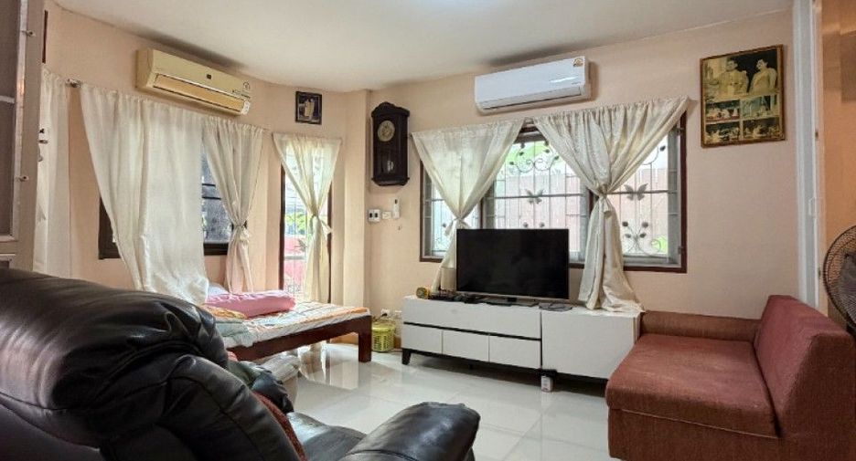 For sale 4 bedrooms house in Lam Luk Ka, Pathum Thani
