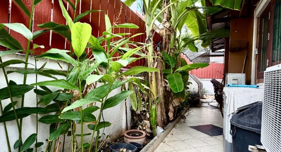 For sale 4 bedrooms house in Lam Luk Ka, Pathum Thani