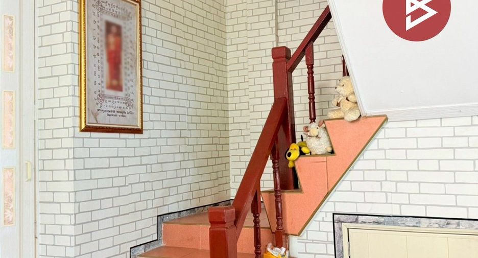 For sale 6 ベッドルーム townhouse in Saphan Sung, Bangkok