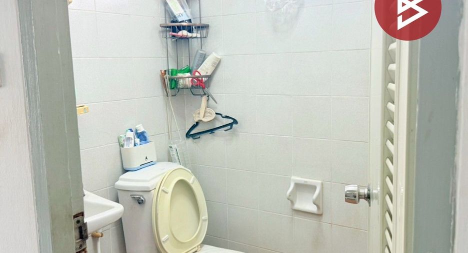 For sale 6 ベッドルーム townhouse in Saphan Sung, Bangkok