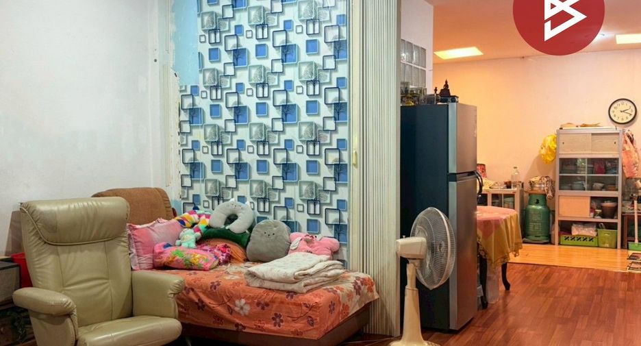 For sale 6 ベッドルーム townhouse in Saphan Sung, Bangkok