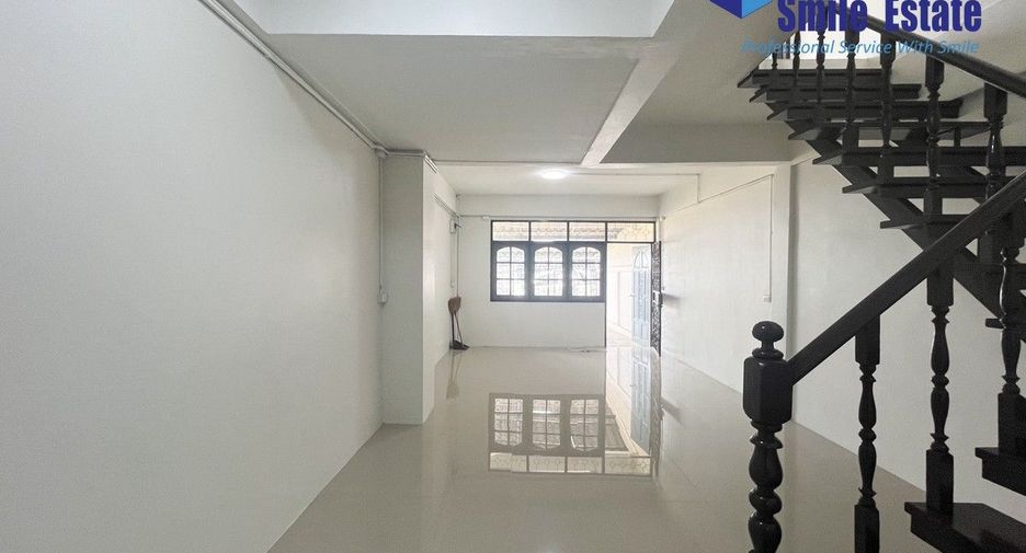 For sale 2 bedrooms townhouse in Bang Na, Bangkok
